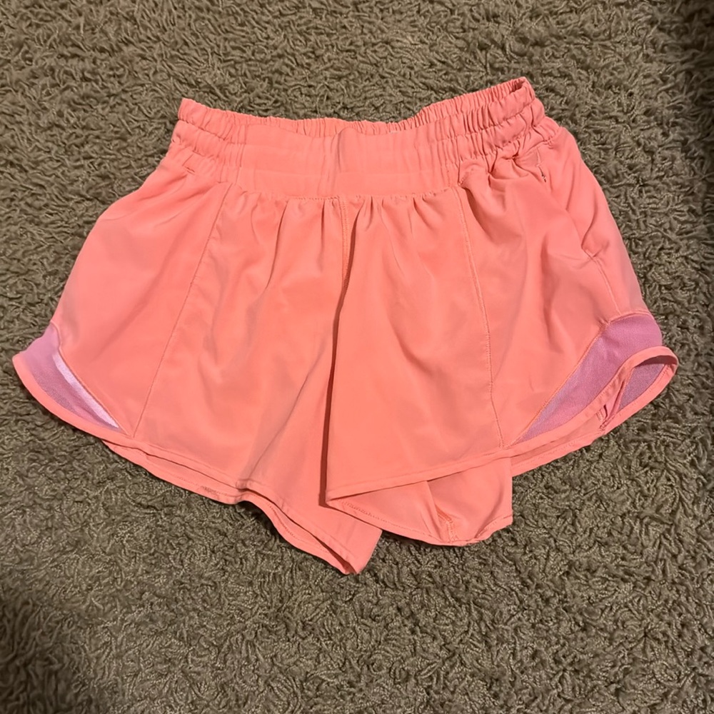Lululemon hotty hot shorts size 6 worn a couple times